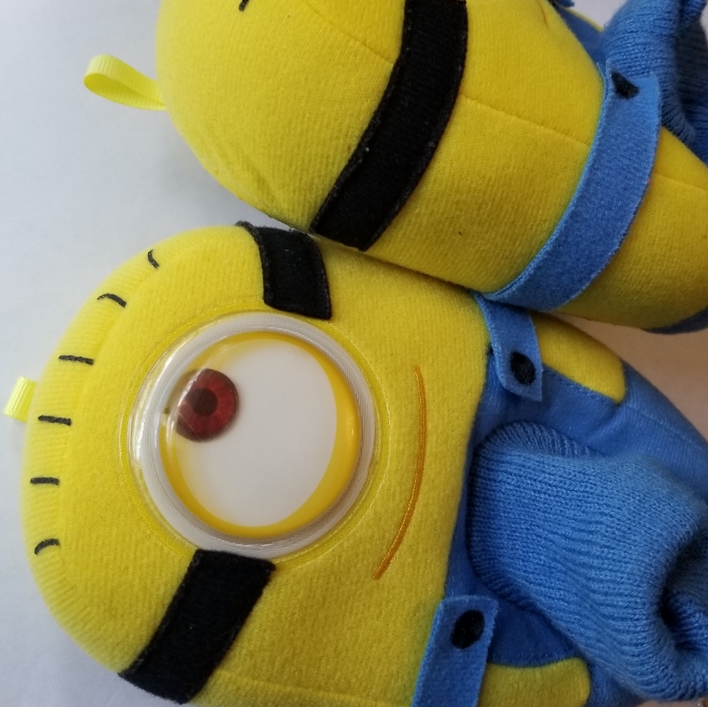 ❗Minion Slippers Toddler Size 7/8❗